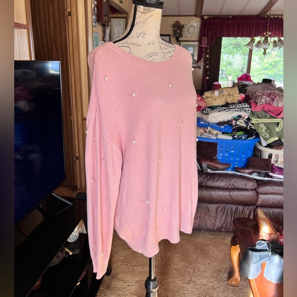 Women’s St. John's Bay pink sweater with faux pearl embellishments. - Picture 14 of 14